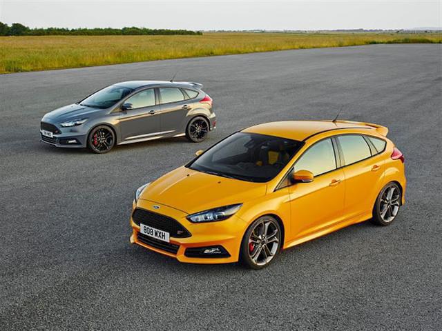 2015 Ford Focus ST - Official - 15