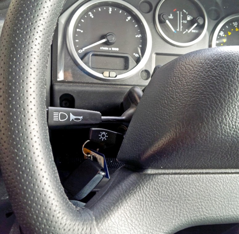 LR Defender ignition