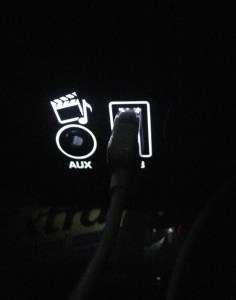 Range Rover Evoque - USB / Aux at night