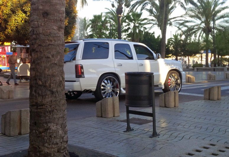 Ibiza Cadillac Escalade