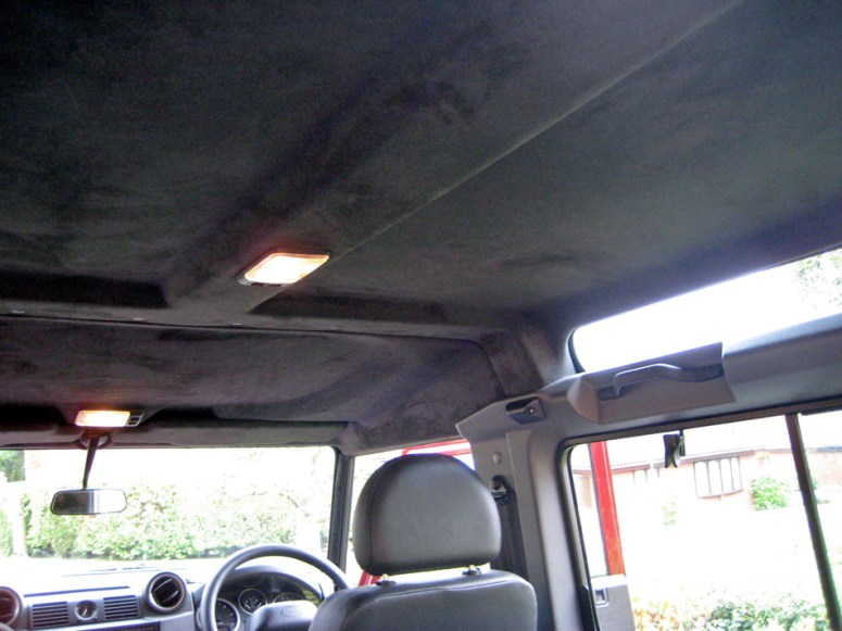 LR Defender headlining