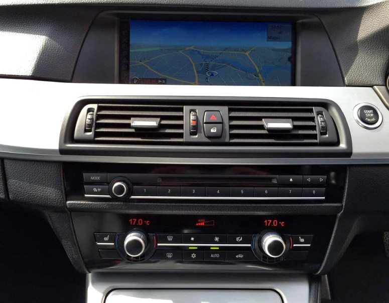 BMW 520i Centre Console