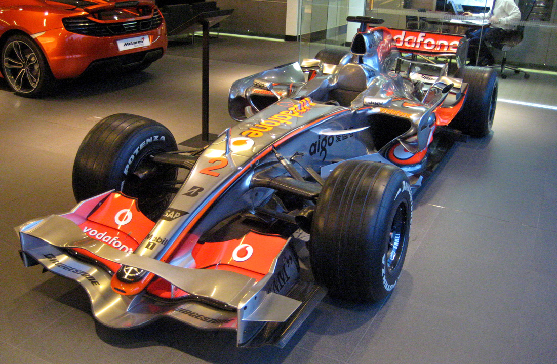 Spotted: Hamilton’s Mclaren MP4-22 (2007) F1 car – First World Motoring