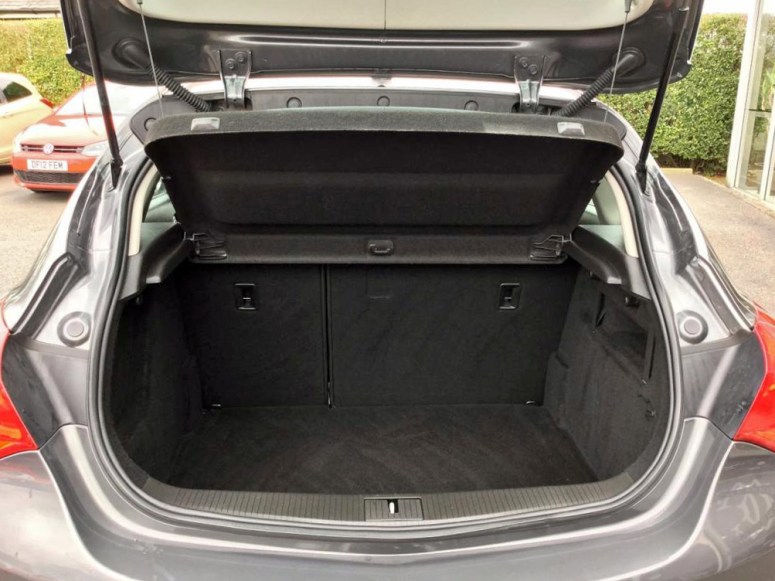 Vauxhall Astra Boot