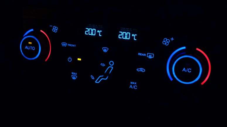 Ford Focus climate control system night