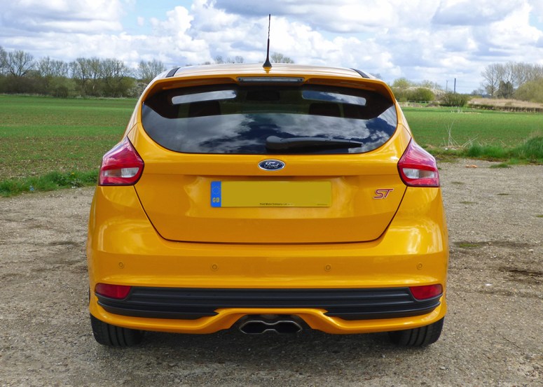 Focus ST facelift, Style pack, rear, Tangerine Scream