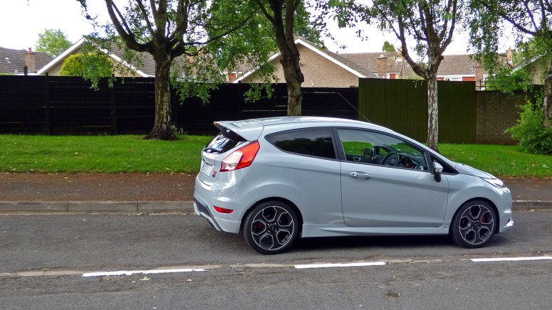 Fiesta ST200 side