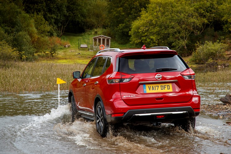 nissan_x-trail_g2015