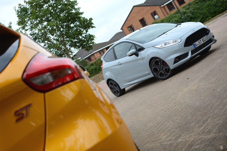 Ford Fiesta ST200 vs Focus ST